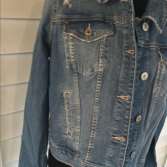 NWT SO Essential Denim Jacket Medium   E - Picture 6 of 9